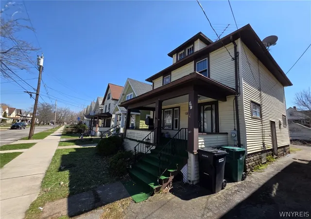 Photo 3 of Single family home for sale at 1841 South Ave, Niagara Falls, NY 14305 | MLS# B1672088 | Listing updated on 2026-09-14