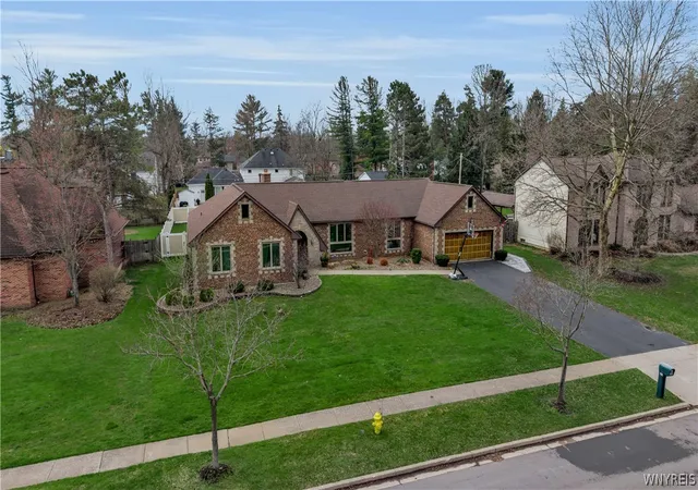 Photo 2 of Sale Pending at 20 Rolling Meadow Ln, East Amherst, NY 14051 | MLS# B1672089 | Listing updated on 2026-08-25