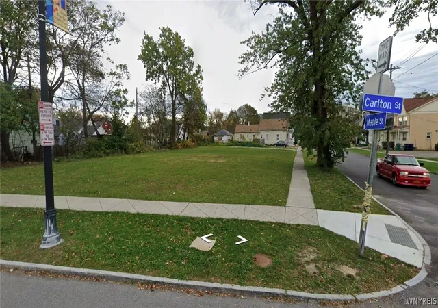 Photo 4 of Sale Pending at 203 Maple St, Buffalo, NY 14204 | MLS# B1668829 | Listing updated on 2026-08-21