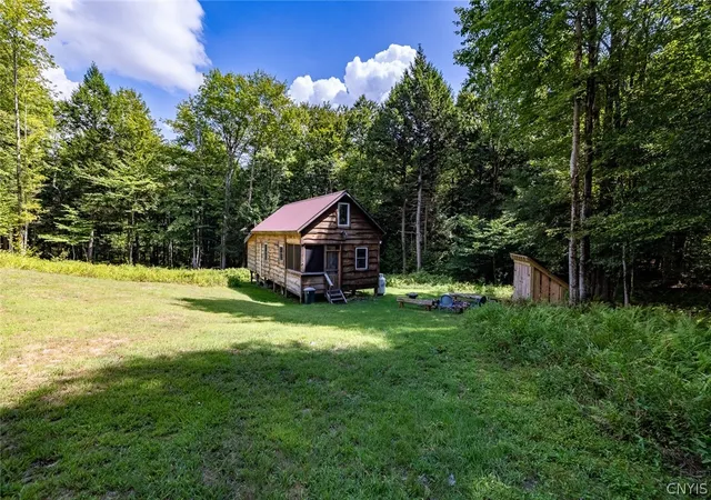 Photo 3 of Single family home for sale at 87 Tamblin Ridge Trl, Bernhards Bay, NY 13028 | MLS# S1675285 | Listing updated on 2026-08-20