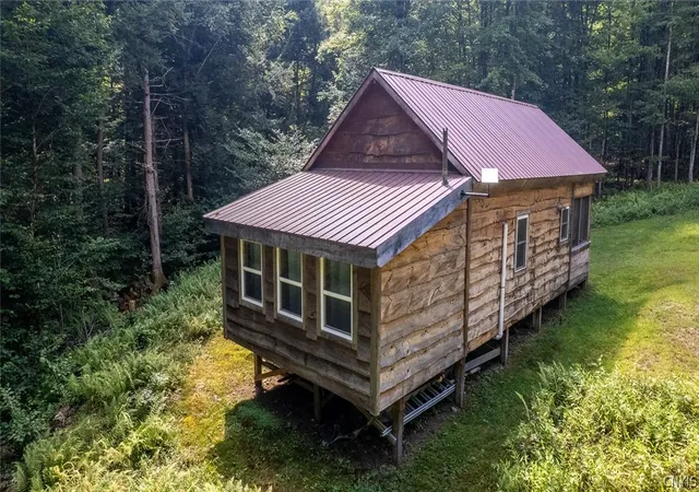 Photo 4 of Single family home for sale at 87 Tamblin Ridge Trl, Bernhards Bay, NY 13028 | MLS# S1675285 | Listing updated on 2026-08-20