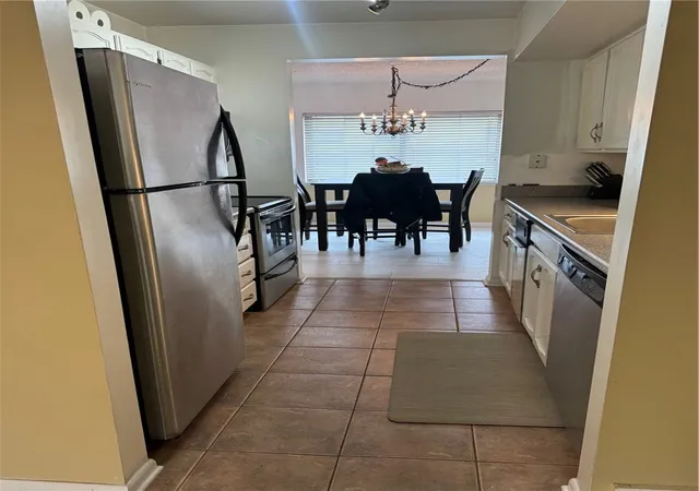 Photo 3 of Condo for sale at 181 Bay Village Dr, Rochester, NY 14609 | MLS# R1673855 | Listing updated on 2026-08-22