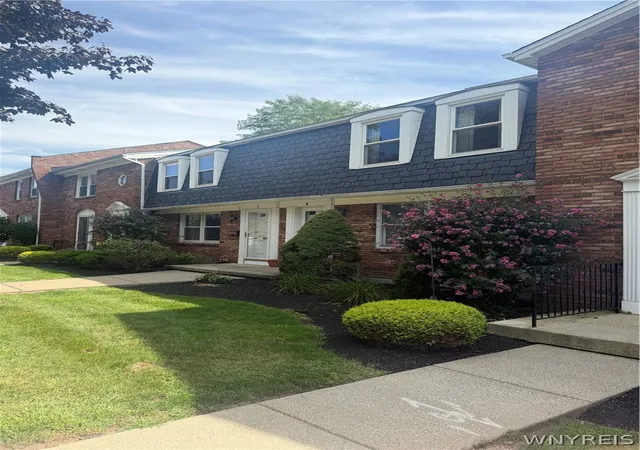 Photo 3 of Condo for sale at 40 Hamlin Sq #B, Buffalo, NY 14221 | MLS# B1675342 | Listing updated on 2026-09-10