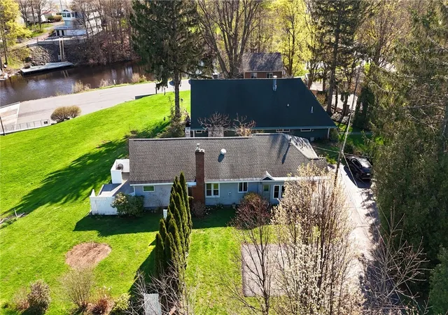 Photo 2 of Single family home for sale at 2187 Lake Rd, Ontario, NY 14519 | MLS# R1675922 | Listing updated on 2026-09-10