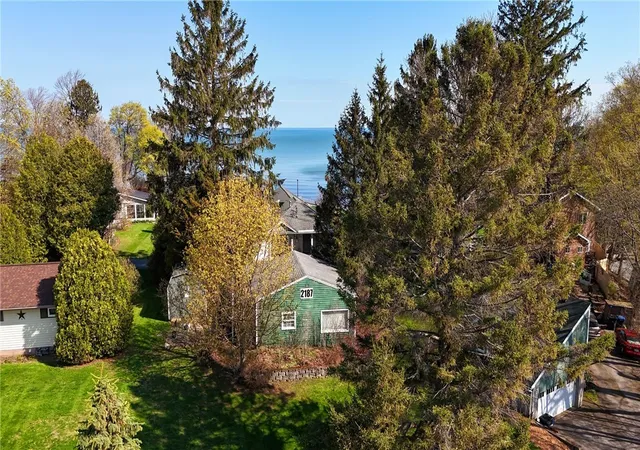 Photo 3 of Single family home for sale at 2187 Lake Rd, Ontario, NY 14519 | MLS# R1675922 | Listing updated on 2026-09-10