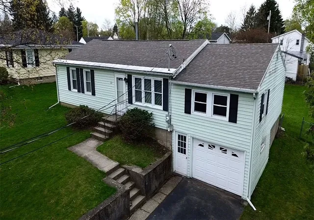 Photo 2 of Sale Pending at 121 Palmer St, Auburn, NY 13021 | MLS# R1675517 | Listing updated on 2026-09-12
