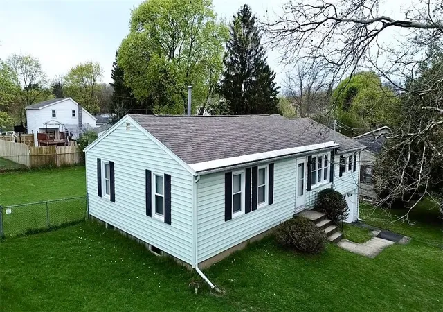 Photo 3 of Sale Pending at 121 Palmer St, Auburn, NY 13021 | MLS# R1675517 | Listing updated on 2026-09-12