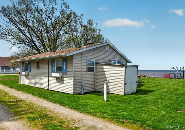 Single family home for sale at 12571 Green Ln, Lyndonville, NY 14098 | MLS# B1676508