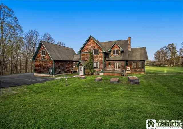 Photo 4 of Single family home for sale at 3725 Pickard Rd, Sinclairville, NY 14782 | MLS# R1676203 | Listing updated on 2026-09-09