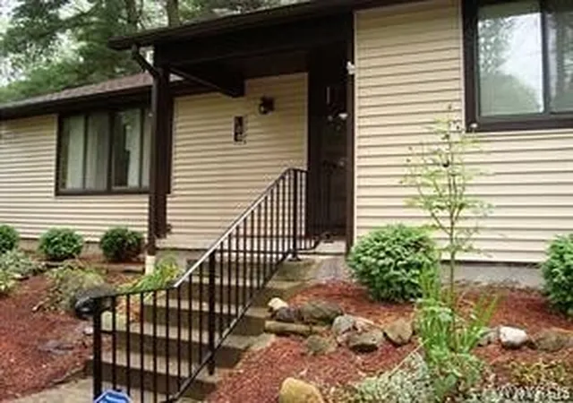 Photo 3 of Single family home for sale at 180 Paradise Rd, East Amherst, NY 14051 | MLS# B1676442 | Listing updated on 2026-09-09