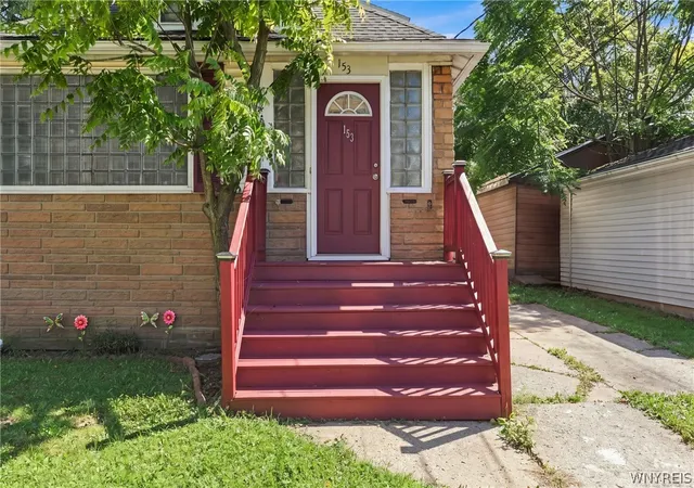 Listing Photo 4 - Condo for sale in building located at 153 Columbus Ave, Buffalo, NY 14220