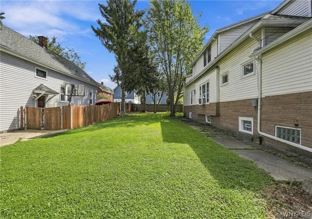 Listing Photo 5 - Condo for sale in building located at 153 Columbus Ave, Buffalo, NY 14220
