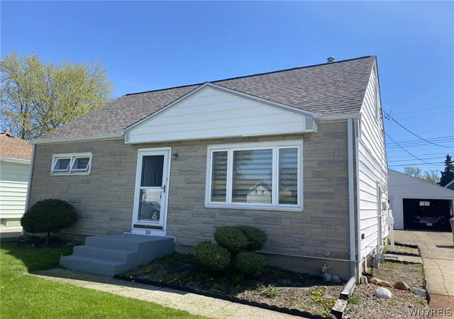 Photo 2 of Sale Pending at 183 Claude Dr, Buffalo, NY 14206 | MLS# B1672013 | Listing updated on 2026-08-28