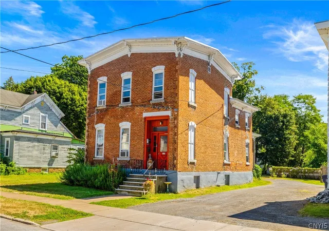 Photo 2 of Multi family home for sale at 117 W Walnut St, Oneida, NY 13421 | MLS# S1677171 | Listing updated on 2026-09-02