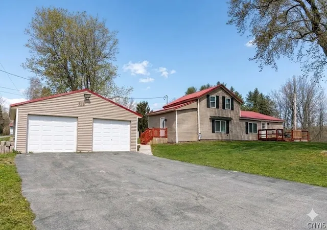 Photo 3 of Sale Pending at 11 Kingdom Rd, Fulton, NY 13069 | MLS# S1677333 | Listing updated on 2026-09-14