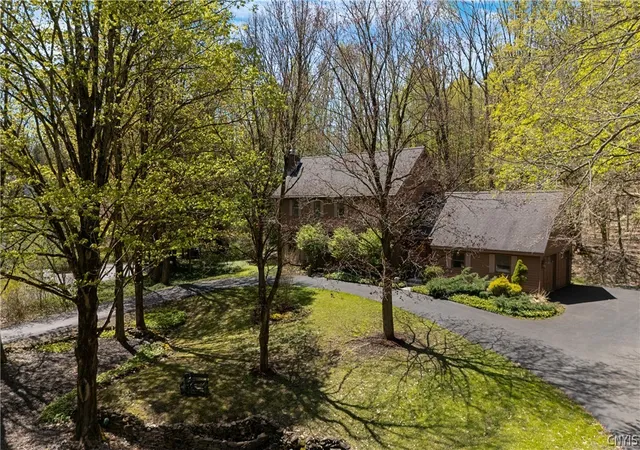 Photo 3 of Sale Pending at 5037 Pine Valley Dr, Fayetteville, NY 13066 | MLS# S1674349 | Listing updated on 2026-08-27
