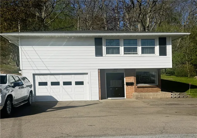 Photo 1 of Single family home for sale at 286 W Main St, Victor, NY 14564 | MLS# R1677833 | Listing updated on 2026-09-03