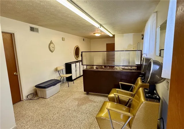 Photo 2 of Single family home for sale at 286 W Main St, Victor, NY 14564 | MLS# R1677833 | Listing updated on 2026-09-03