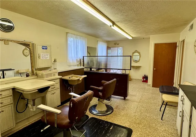 Photo 3 of Single family home for sale at 286 W Main St, Victor, NY 14564 | MLS# R1677833 | Listing updated on 2026-09-03