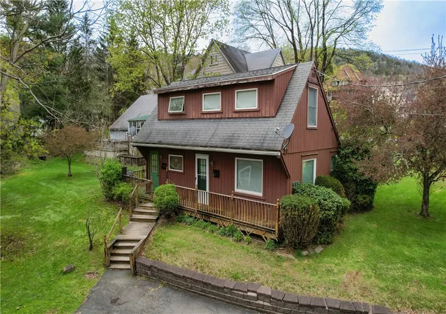 Photo 3 of Single family home for sale at 293 Delaware St, Walton, NY 13856 | MLS# R1678024 | Listing updated on 2026-09-03