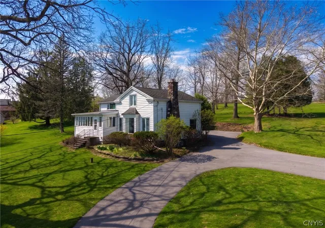 Photo 2 of Single family home for sale at 5199 W Lake Rd, Auburn, NY 13021 | MLS# S1665269 | Listing updated on 2026-08-21