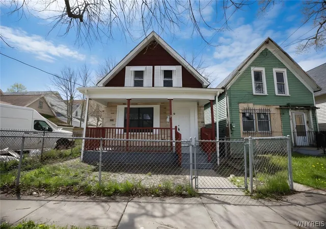 Photo 2 of Single family home for sale at 19 California St, Buffalo, NY 14213 | MLS# B1678543 | Listing updated on 2026-09-09