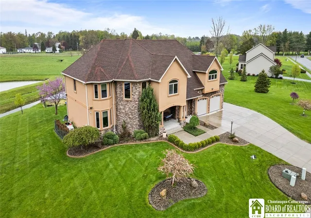 Photo 2 of Single family home for sale at 9 Ryan Pl, Fredonia, NY 14063 | MLS# R1678335 | Listing updated on 2026-08-31
