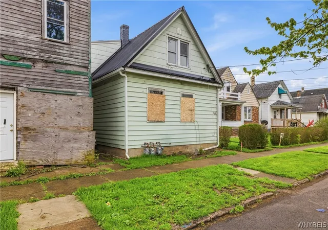 Photo 3 of Multi family home for sale at 545 20th Street, Niagara Falls, NY 14301 | MLS# B1678101 | Listing updated on 2026-09-14