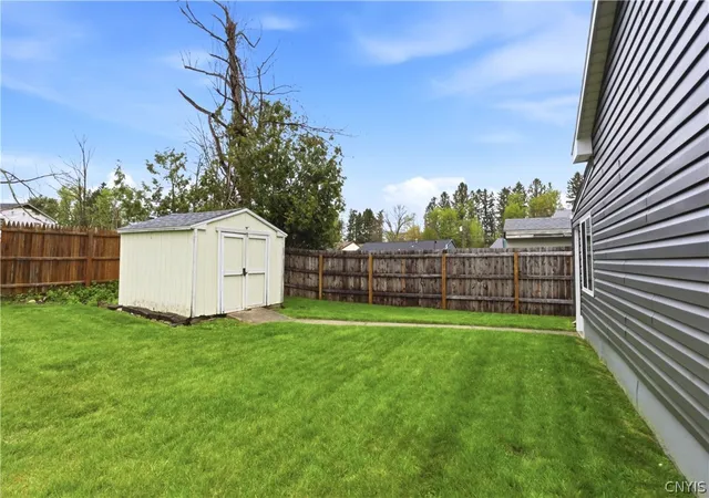 Photo 4 of Sale Pending at 215 Crossgates Rd, Rome, NY 13440 | MLS# S1678244 | Listing updated on 2026-08-19