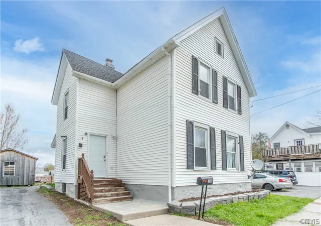 Photo 2 of Single family home for sale at 308 W Hoard St, Watertown, NY 13601 | MLS# S1678871 | Listing updated on 2026-09-15