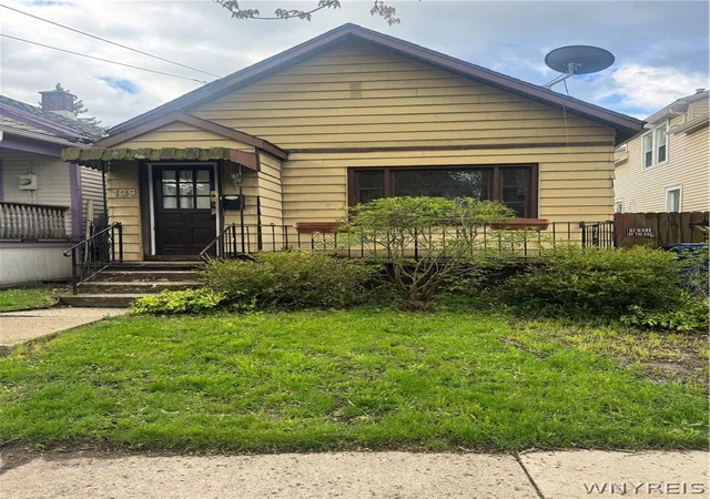 Photo 1 of Sale Pending at 139 Bird Ave, Buffalo, NY 14213 | MLS# B1679675 | Listing updated on 2026-08-21