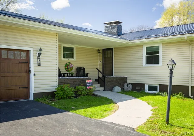 Photo 3 of Single family home for sale at 475 Bugbee Dr, Watertown, NY 13601 | MLS# S1679682 | Listing updated on 2026-09-12