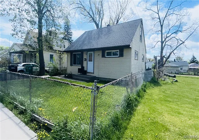 Photo 2 of Single family home for sale at 2165 Seneca Ave, Niagara Falls, NY 14305 | MLS# B1679319 | Listing updated on 2026-09-04