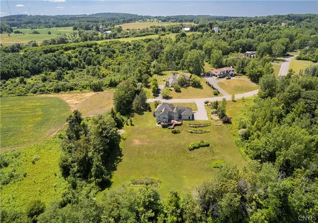 Photo 3 of Mansion for sale at 4020 Deer Xing, Manlius, NY 13104 | MLS# S1679707 | Listing updated on 2026-08-29