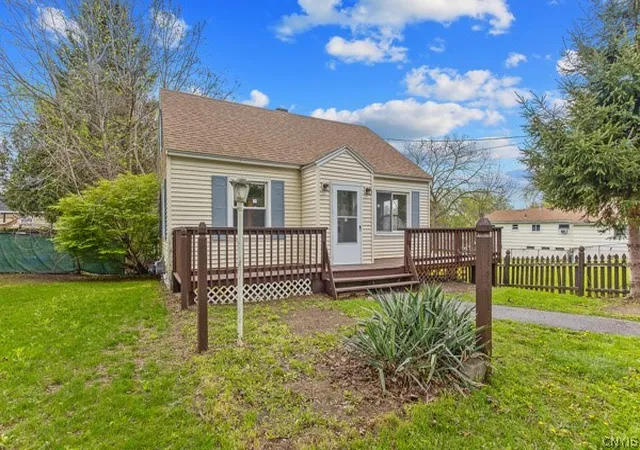 Photo 2 of Single family home for sale at 405 S Edwards Ave, Syracuse, NY 13206 | MLS# S1678869 | Listing updated on 2026-09-14