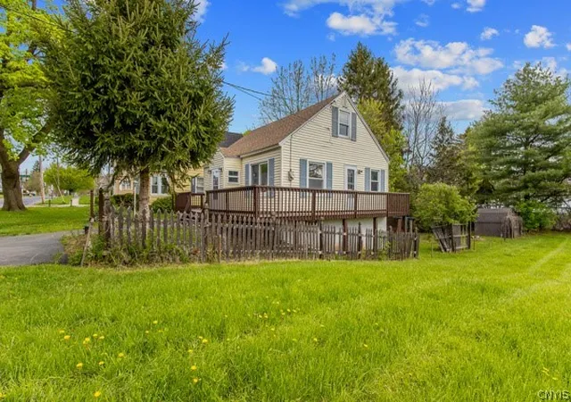 Photo 3 of Single family home for sale at 405 S Edwards Ave, Syracuse, NY 13206 | MLS# S1678869 | Listing updated on 2026-09-14