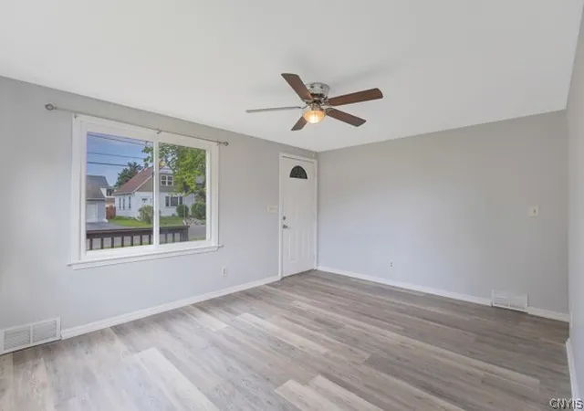 Photo 4 of Single family home for sale at 405 S Edwards Ave, Syracuse, NY 13206 | MLS# S1678869 | Listing updated on 2026-09-14