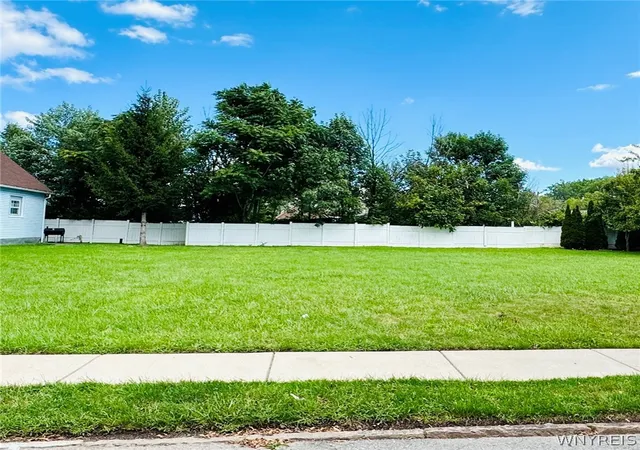 Photo 1 of Land for sale at 137 Kosciuszko St, Buffalo, NY 14212 | MLS# B1680237 | Listing updated on 2026-08-18