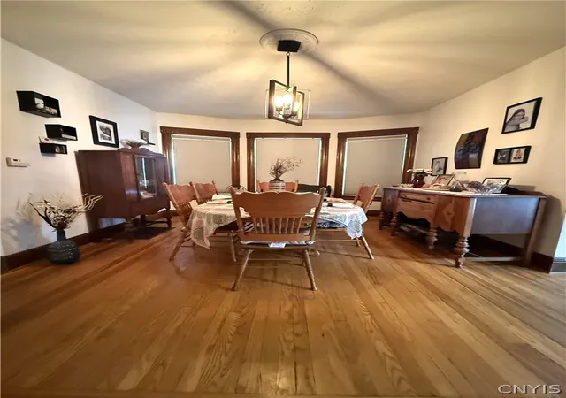 Photo 3 of Single family home for sale at 133 Curtis Pl, Auburn, NY 13021 | MLS# S1668298 | Listing updated on 2026-09-10