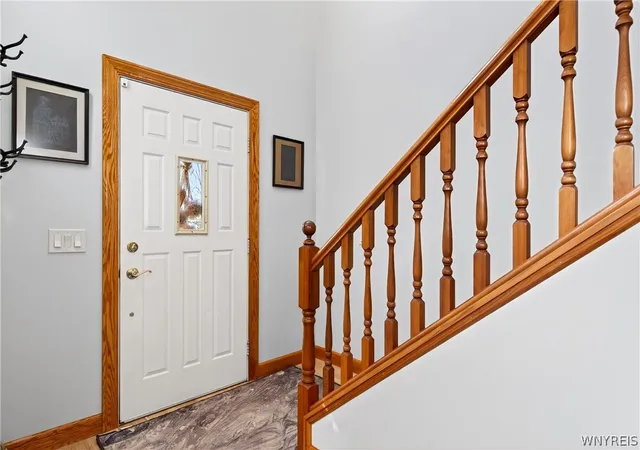 Photo 3 of Sale Pending at 9 Ventura Cir, Fredonia, NY 14063 | MLS# B1680240 | Listing updated on 2026-09-01