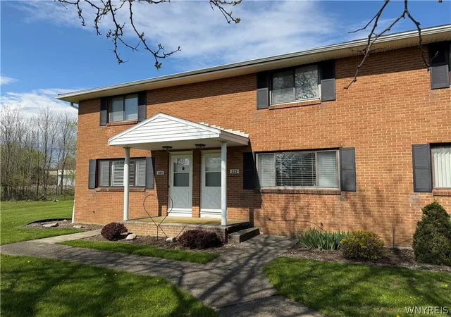 Photo 2 of Sale Pending at 223 Greenmeadow Dr, Buffalo, NY 14224 | MLS# B1679894 | Listing updated on 2026-08-26