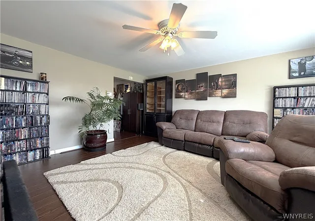 Photo 4 of Sale Pending at 223 Greenmeadow Dr, Buffalo, NY 14224 | MLS# B1679894 | Listing updated on 2026-08-26