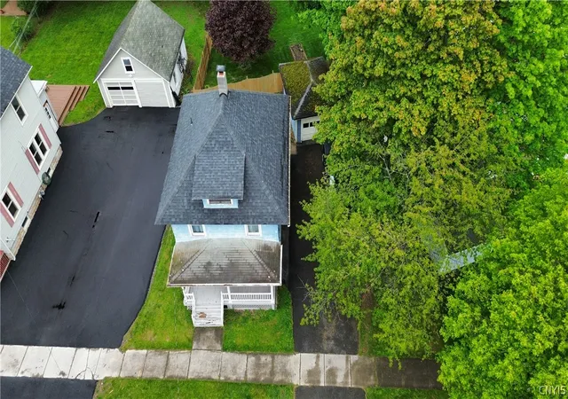 Photo 2 of Sale Pending at 519 Broadway St, Oneida, NY 13421 | MLS# S1680901 | Listing updated on 2026-08-20