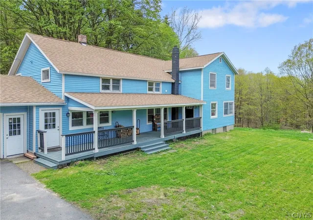 Photo 3 of Single family home for sale at 1078 Willowdale Rd, Skaneateles, NY 13152 | MLS# S1679923 | Listing updated on 2026-08-11