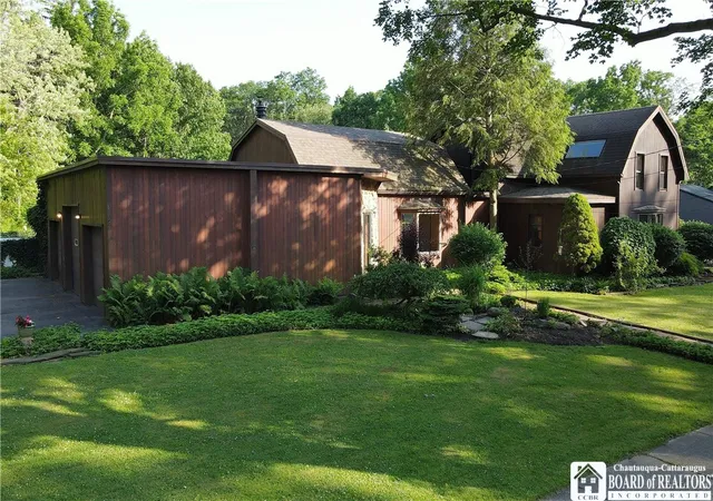 Photo 2 of Sale Pending at 24 W 2nd Street, Westfield, NY 14787 | MLS# R1680948 | Listing updated on 2026-09-08