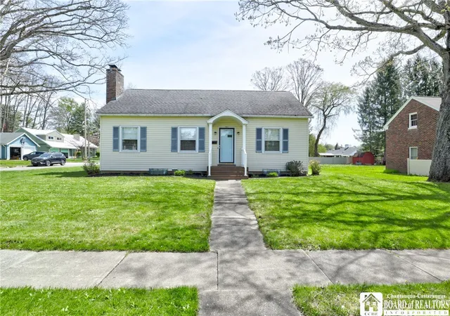 Photo 3 of Sale Pending at 261 Cole Ave, Jamestown, NY 14701 | MLS# R1681255 | Listing updated on 2026-09-01