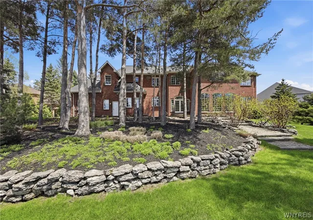 Photo 3 of Mansion for sale at 85 Galileo Dr, Buffalo, NY 14221 | MLS# B1679310 | Listing updated on 2026-09-03