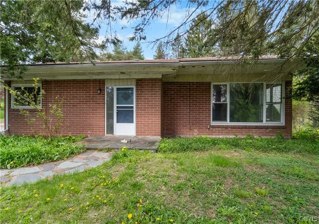 Photo 3 of Sale Pending at 4155 Makyes Rd, Syracuse, NY 13215 | MLS# S1680829 | Listing updated on 2026-08-06