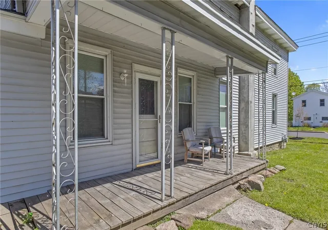 Photo 2 of Single family home for sale at 270 E 10th Street, Oswego, NY 13126 | MLS# S1681617 | Listing updated on 2026-09-11