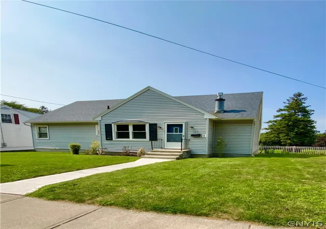 Photo 2 of Single family home for sale at 325 Thompson Blvd, Watertown, NY 13601 | MLS# S1682396 | Listing updated on 2026-09-06